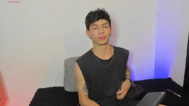 Snapshot of _IanLark chatting on 05/19/26, 12:27 IanLark online show from 05/19/26, 12:27