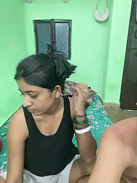 hot-couple-0 online show from 07/06/26, 06:43
