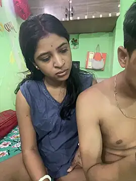 hot-couple-0 online show from 07/17/26, 05:47