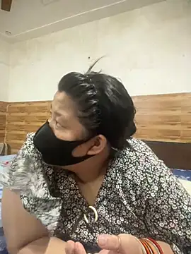 hot-couple-0 online show from 08/04/26, 05:26