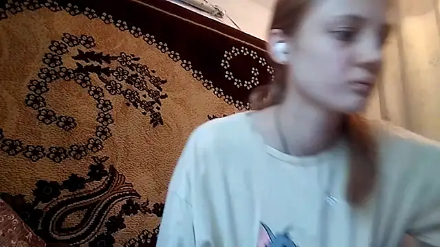 LunaLaday online show from 05/25/26, 02:28