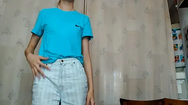 LunaLaday online show from 06/25/26, 05:12