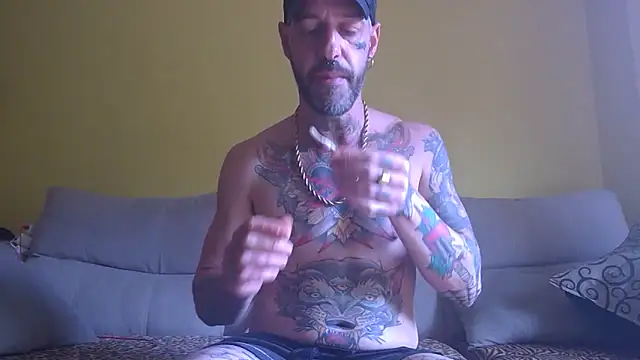 Snapshot of DuroHustler chatting on 05/10/26, 03:39 DuroHustler online show from 05/10/26, 03:39