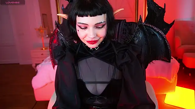 OutfitObsession online show from 05/18/26, 02:12