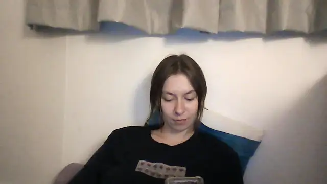 Snapshot of JuicyErika chatting on 06/16/26, 11:18 JuicyErika online show from 06/16/26, 11:18