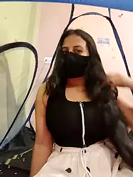 Snapshot of Priya_9945 chatting on 05/15/26, 04:25 Priya 9945 online show from 05/15/26, 04:25