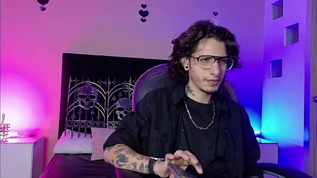 Vergil Noir  online show from 06/03/26, 04:15