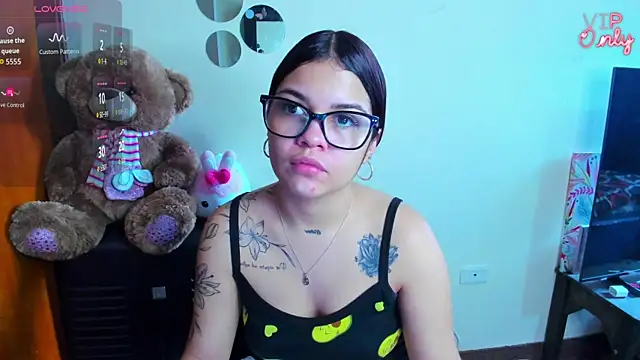 angelina 77 online show from 05/17/26, 02:02
