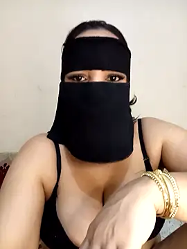 Snapshot of Anaxx_arabHott chatting on 04/28/26, 04:01 Anaxx arabHott online show from 04/28/26, 04:01
