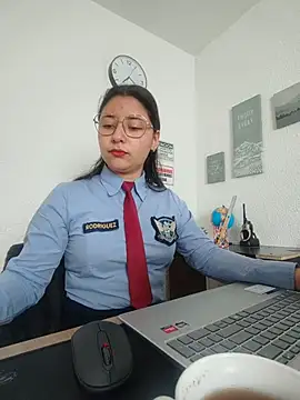 Snapshot of Queen_linda1 chatting on 05/18/26, 12:22 Queen linda1 online show from 05/18/26, 12:22