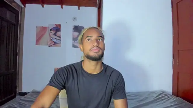 Snapshot of salvatore_amator chatting on 06/10/26, 03:50 salvatore amator online show from 06/10/26, 03:50