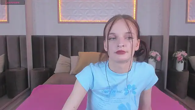 Snapshot of AliciaCore chatting on 06/12/26, 08:41 AliciaCore online show from 06/12/26, 08:41