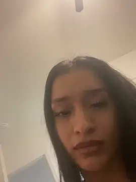 leenachanel online show from 04/22/26, 02:36