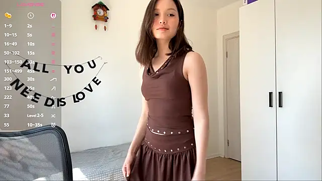 Snapshot of RochelTrewhitt chatting on 05/19/26, 11:27 RochelTrewhitt online show from 05/19/26, 11:27