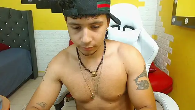 Snapshot of jbarto_ chatting on 05/11/26, 01:22 jbarto online show from 05/11/26, 01:22