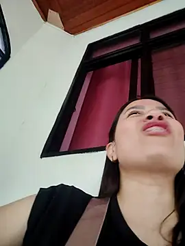 Snapshot of Nicol_Alvarez1 chatting on 04/24/26, 08:33 Nicol Alvarez1 online show from 04/24/26, 08:33