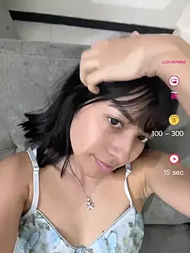 Snapshot of katty_lovelyy chatting on 04/26/26, 02:42 katty lovelyy online show from 04/26/26, 02:42