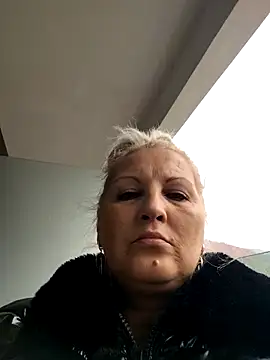 Snapshot of Divineblond chatting on 10/24/25, 08:11 Divineblond online show from 10/24/25, 08:11