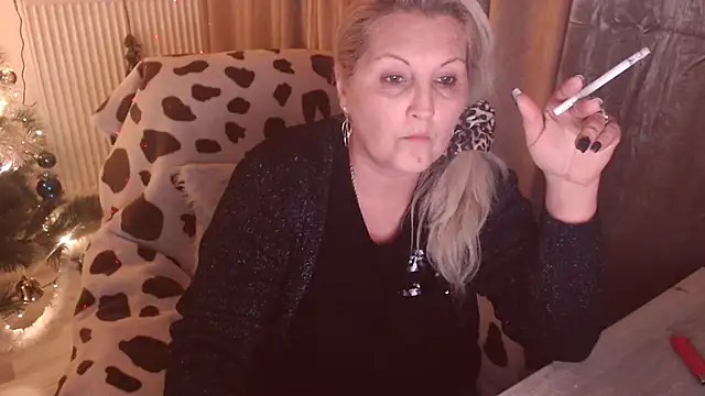 Divineblond online show from 11/24/25, 08:52