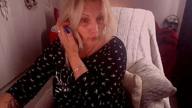 Divineblond online show from 03/31/26, 10:37