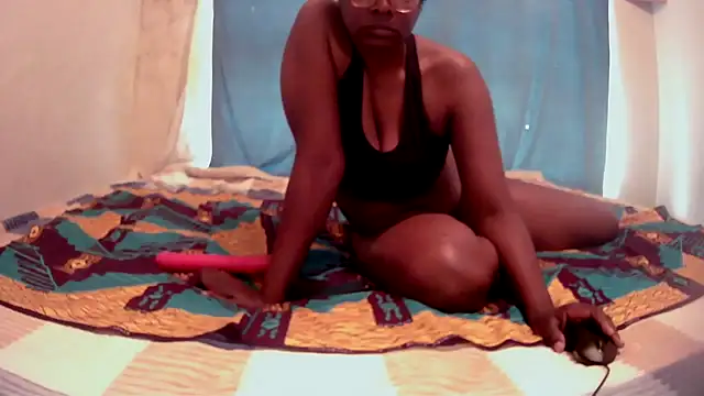 Snapshot of Tisha88 chatting on 06/19/26, 06:18 Tisha88 online show from 06/19/26, 06:18