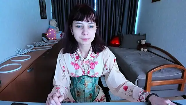Snapshot of MiniLysii chatting on 05/08/26, 05:35 MiniLysii online show from 05/08/26, 05:35