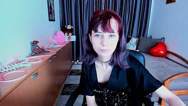 Snapshot of MiniLysii chatting on 05/24/26, 05:45 MiniLysii online show from 05/24/26, 05:45