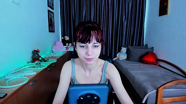 Snapshot of MiniLysii chatting on 06/10/26, 05:50 MiniLysii online show from 06/10/26, 05:50