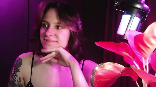 Snapshot of shy_Miracle chatting on 05/14/26, 02:02 shy Miracle online show from 05/14/26, 02:02