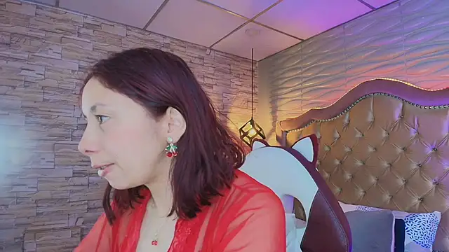 Snapshot of stephaniesun_ chatting on 05/12/26, 12:57 stephaniesun online show from 05/12/26, 12:57