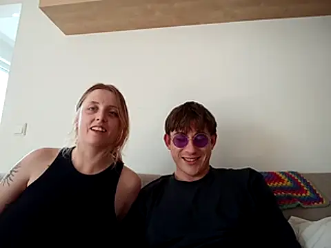 Goldensummar online show from 04/28/26, 01:49