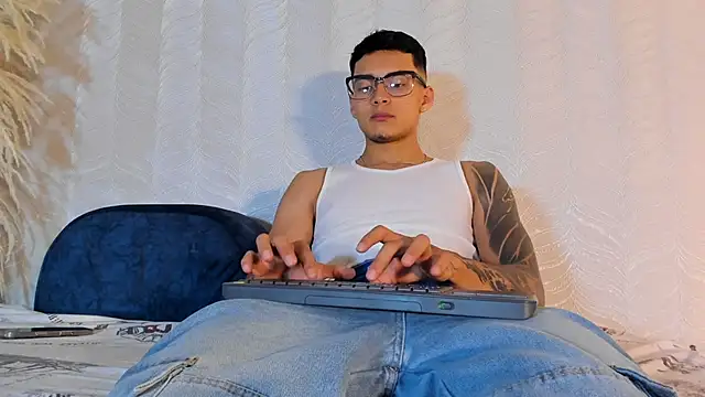 Alan Salazar online show from 06/11/26, 05:44