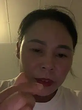 Snapshot of Helen-baby chatting on 04/23/26, 12:29 Helen-baby online show from 04/23/26, 12:29
