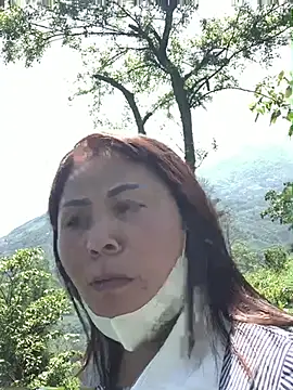 Snapshot of Helen-baby chatting on 05/14/26, 02:40 Helen-baby online show from 05/14/26, 02:40