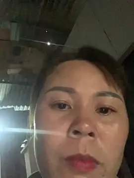 Snapshot of Helen-baby chatting on 05/19/26, 05:14 Helen-baby online show from 05/19/26, 05:14