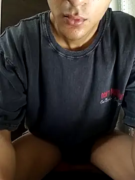 Snapshot of skinny_raj chatting on 05/16/26, 07:56 skinny raj online show from 05/16/26, 07:56