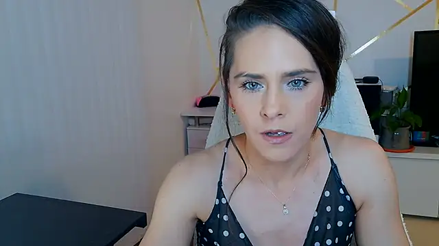 khalessi13 online show from 06/08/26, 08:53