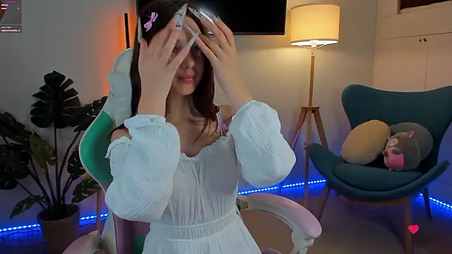 Kira Moonnn online show from 07/03/26, 02:12