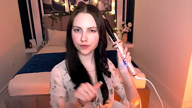Snapshot of _AliceWells chatting on 04/25/26, 08:50 AliceWells online show from 04/25/26, 08:50