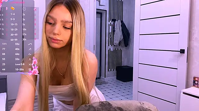 Mooniesiesita online show from 05/08/26, 04:23