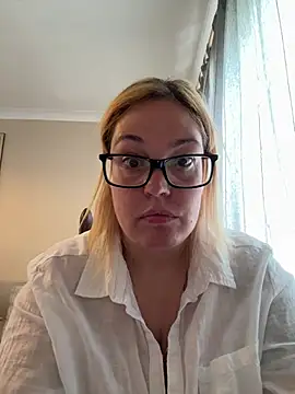 SecretRavenXO online show from 05/13/26, 02:25