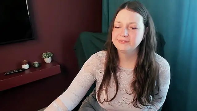 NellieBev online show from 05/10/26, 02:44