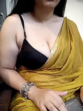 Snapshot of Aayaat__ chatting on 06/13/26, 06:33 Aayaat online show from 06/13/26, 06:33