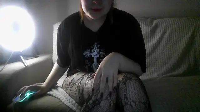 Snapshot of Amanda_Mia_ chatting on 06/03/26, 10:37 Amanda Mia online show from 06/03/26, 10:37