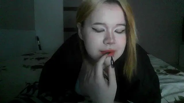 Snapshot of Amanda_Mia_ chatting on 06/23/26, 05:22 Amanda Mia online show from 06/23/26, 05:22