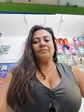 Snapshot of roxana_sexy_2026 chatting on 06/27/26, 07:19 roxana sexy 2026 online show from 06/27/26, 07:19