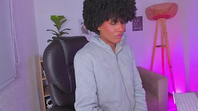 NaomiSaenz  online show from 06/30/26, 02:51