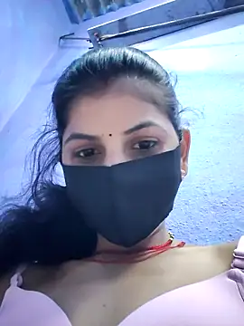 RUHI 1143 online show from 05/03/26, 12:33