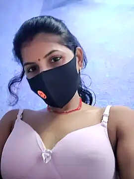 Snapshot of RUHI_1143 chatting on 07/02/26, 10:43 RUHI 1143 online show from 07/02/26, 10:43