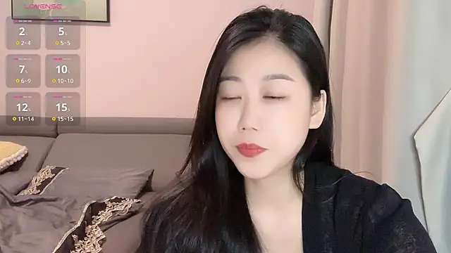 F-Yuwei online show from 05/27/26, 02:36